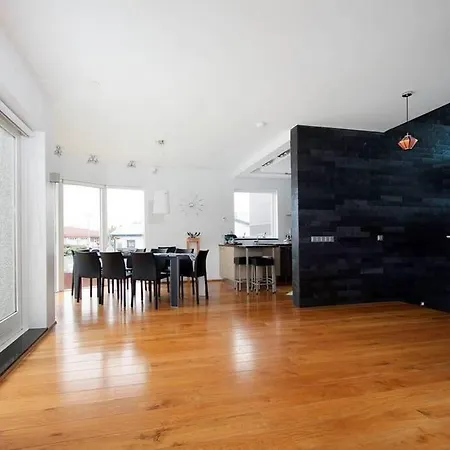 Sunny And Spacious Luxury House * Reykjavík